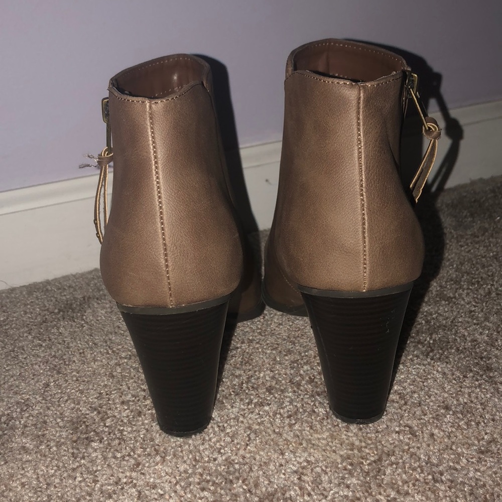 Booties worn twice - Picture 2 of 3